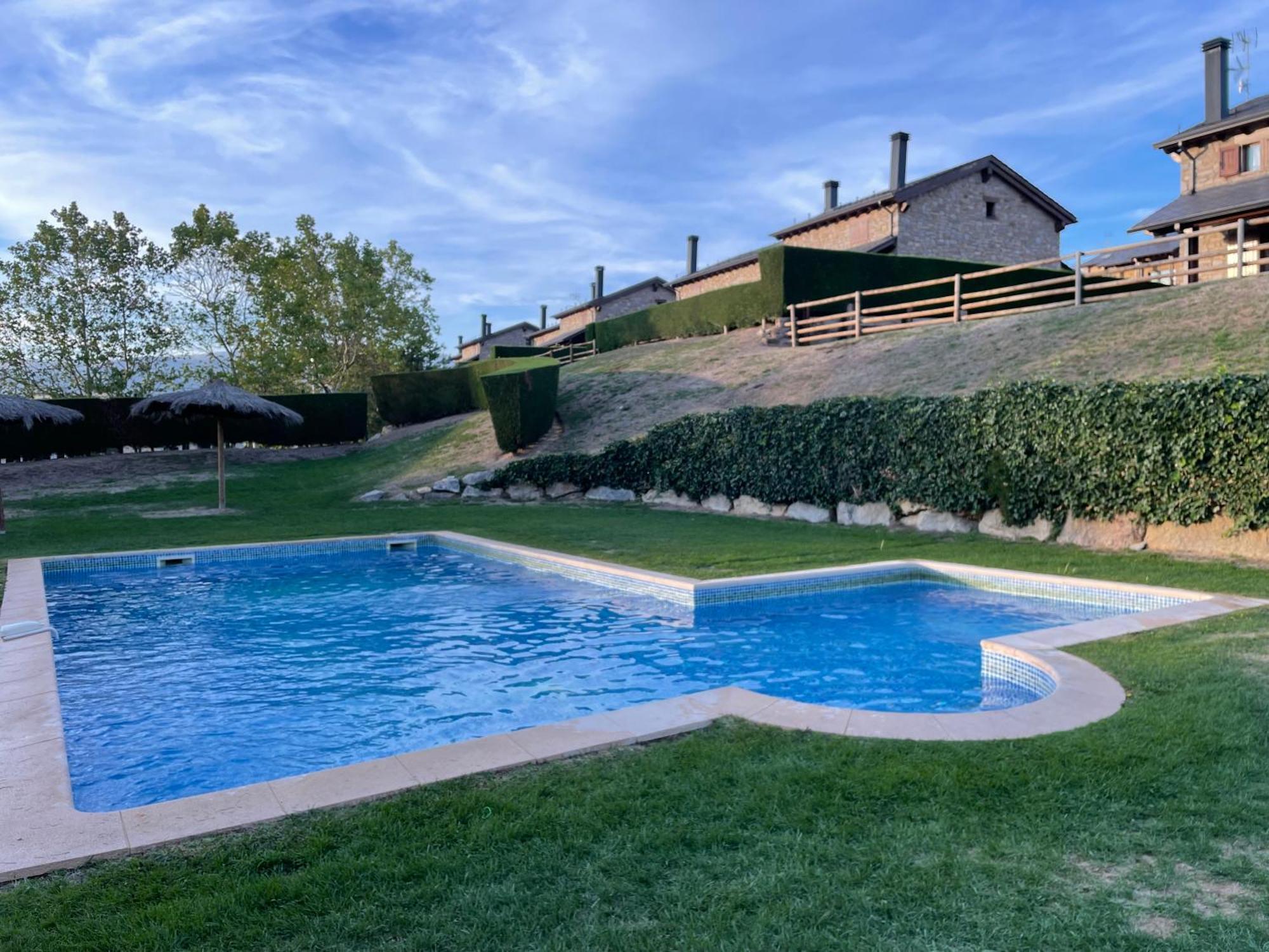 Renovado Con Jardin Privado, Parking ,wifi Y Piscina