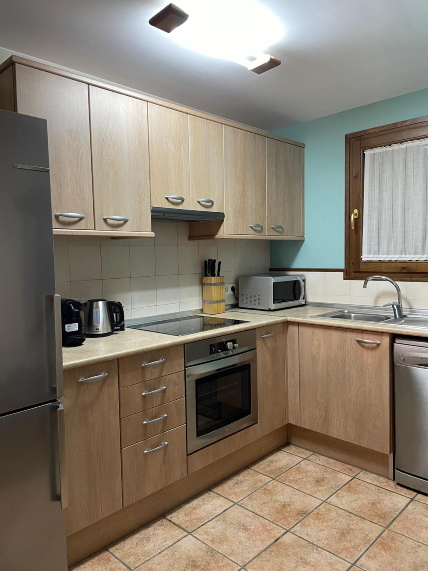 Renovado Con Jardin Privado, Parking ,wifi Y Piscina Osséja